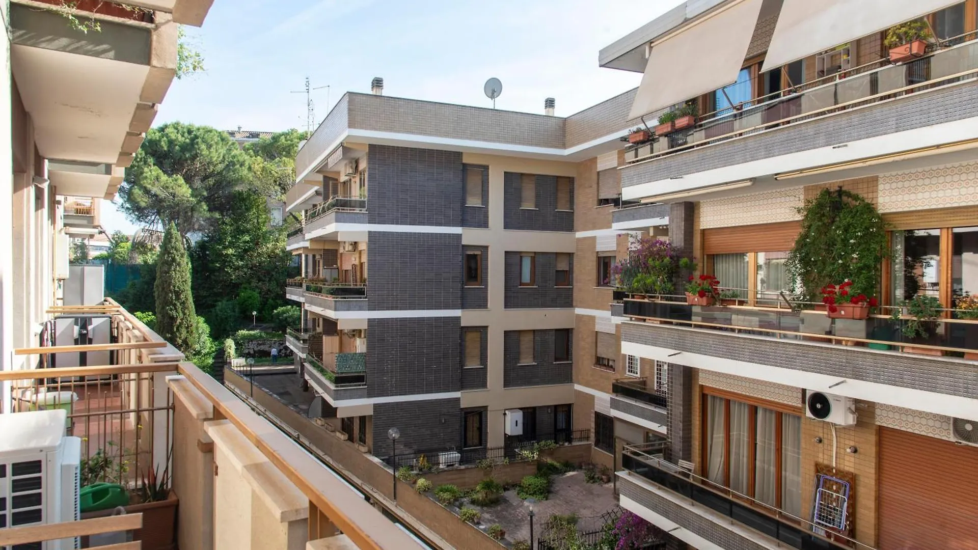 Angeli E Demoni A San Pietro Apartment Rome Italy